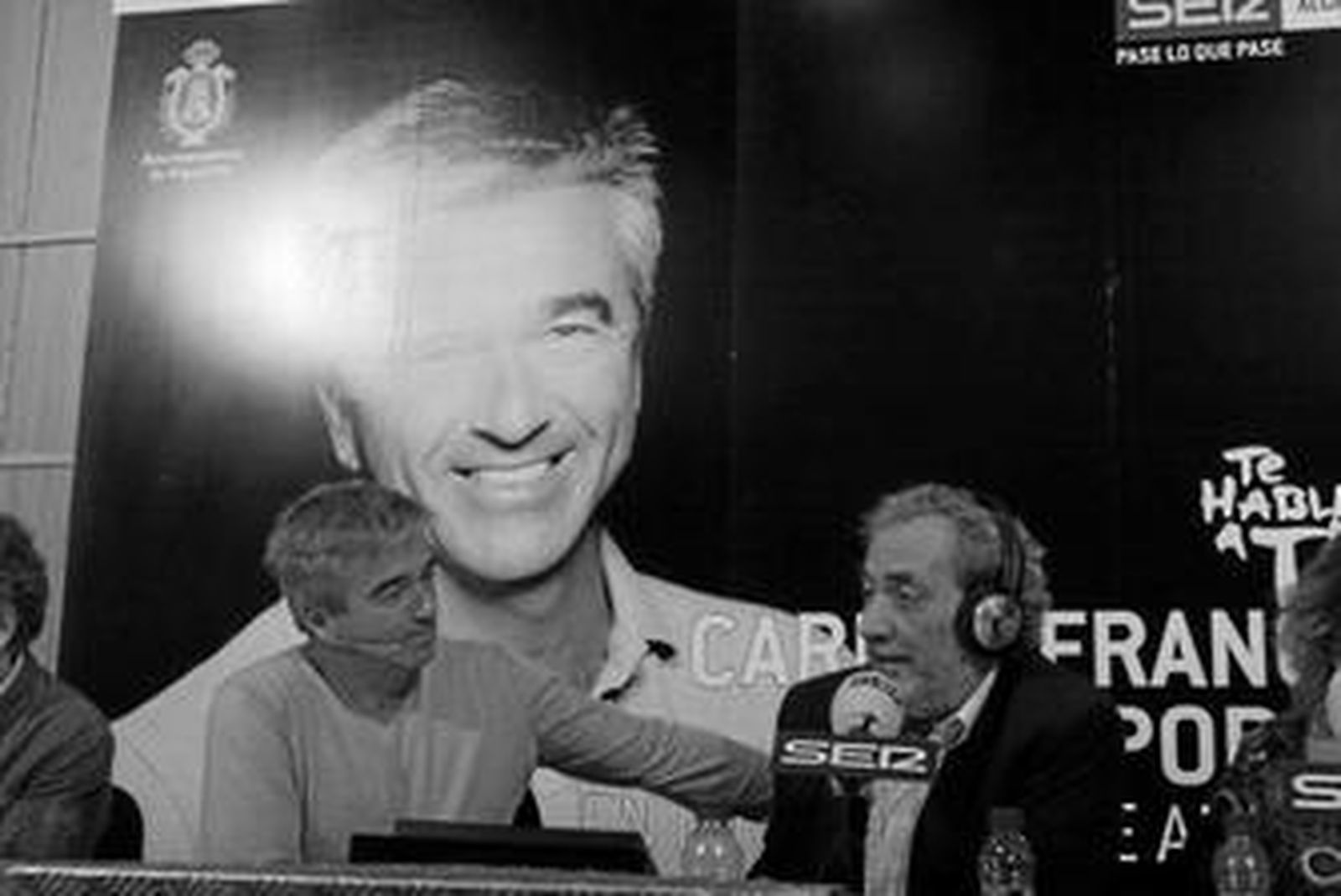 Francino conversa con Chamizo en el programa 'Hoy por Hoy', emitido ayer desde Algeciras.