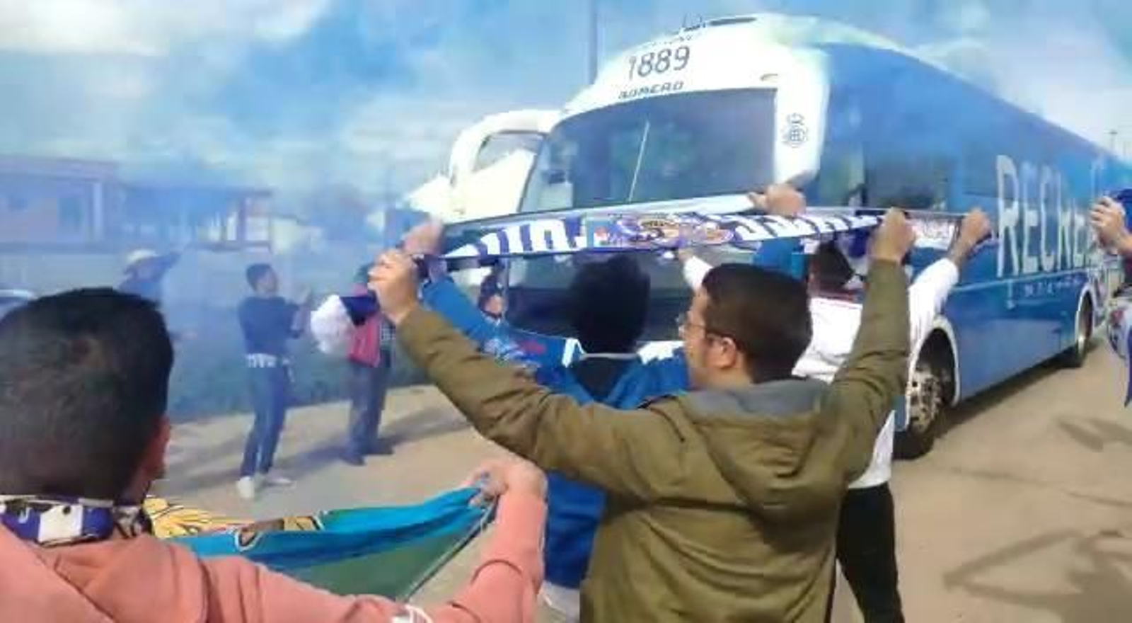 Pozoblanco-Recre: Espectacular recibimiento de la afición al Decano en Pozoblanco Pozoblanco-Recre: Espectacular recibimiento de la afición al Decano en Pozoblanco