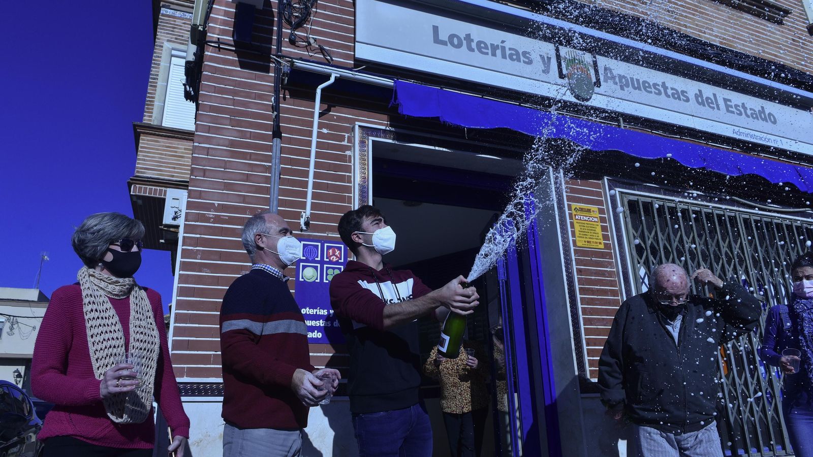 Brindis con champán en Isla Mayor.