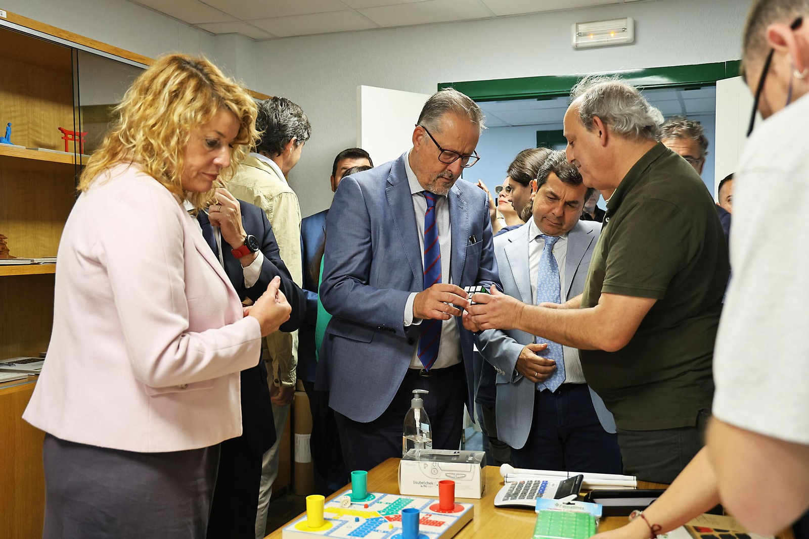 Inauguración de la Semana del Grupo Social ONCE y exposición de material educativo, braille y tiflotécnico