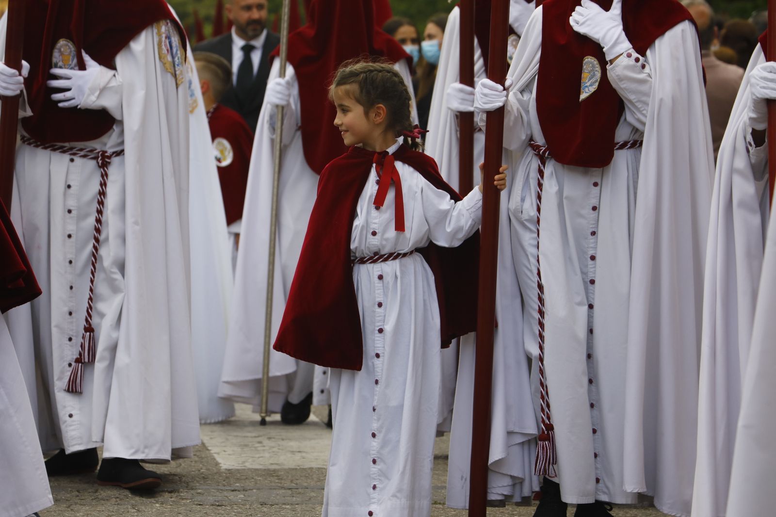 Jueves Santo en Córdoba: La procesión de la Sagrada Cena, en imágenes