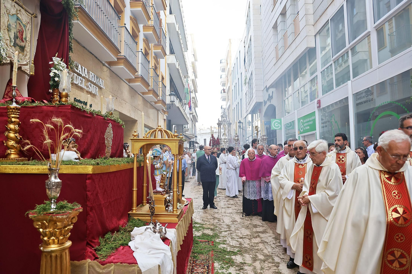 Imágenes de la procesión del Corpus Christi por las calles de Huelva