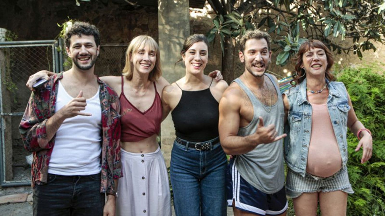 Los cinco amigos de 'Nosotros no nos mataremos con pistolas'