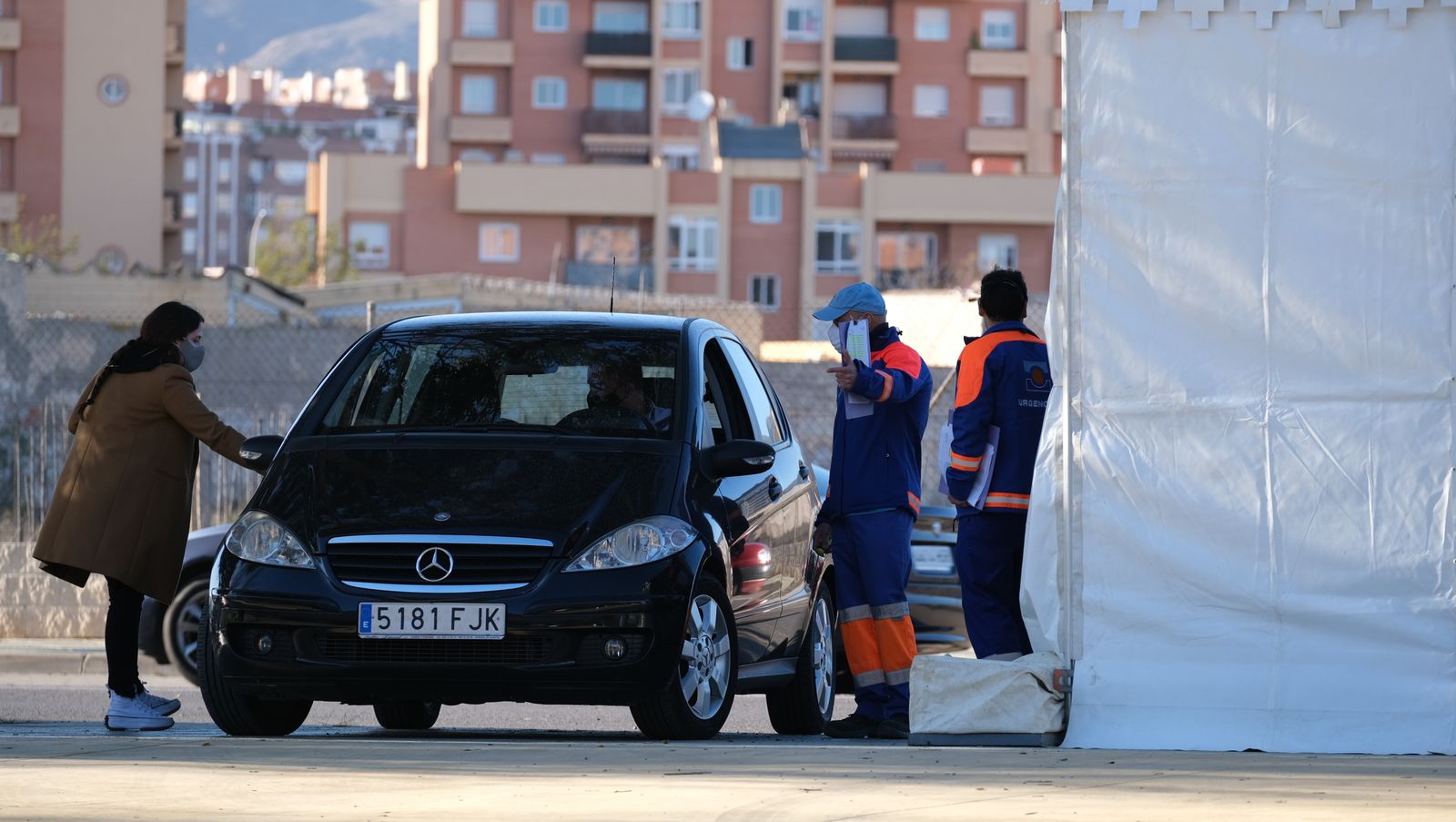 Fotogalería vacunación COVID-19 en el Palacio de los Juegos Mediterráneos. Almería