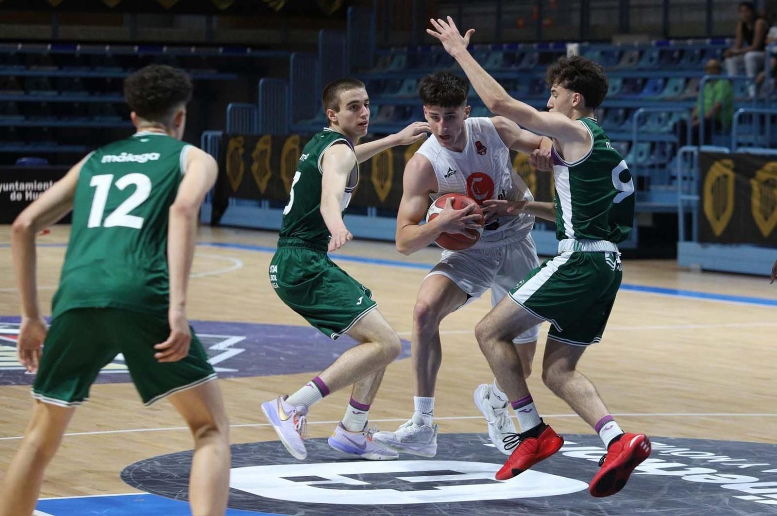 Imágenes del Campeonato de España Junior de baloncesto en Huelva