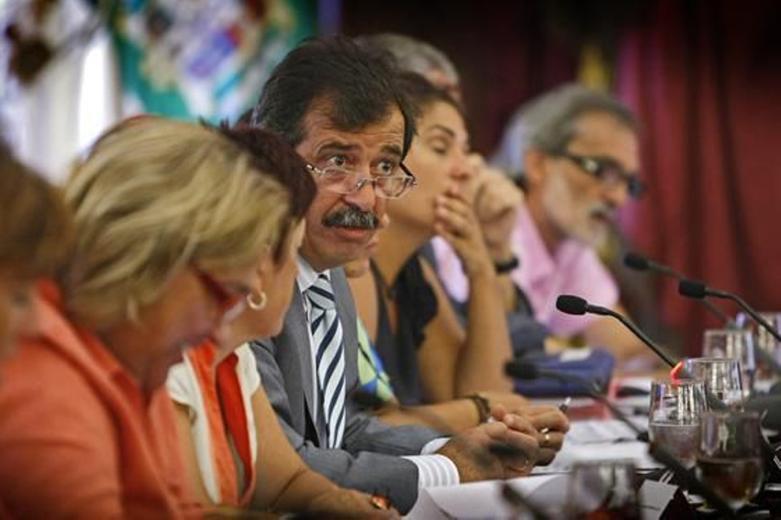IU vota en contra de las cuentas generales de 2009 en el pleno de Diputación. 

Foto: Julio Gonzalez
