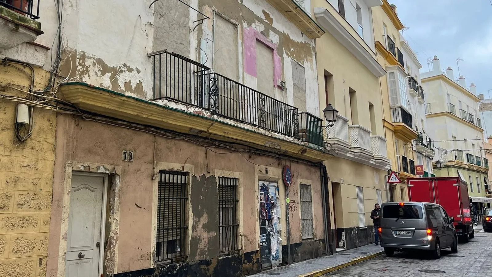 Estado de la finca de los números 77 y 79 de la calle Sagasta.