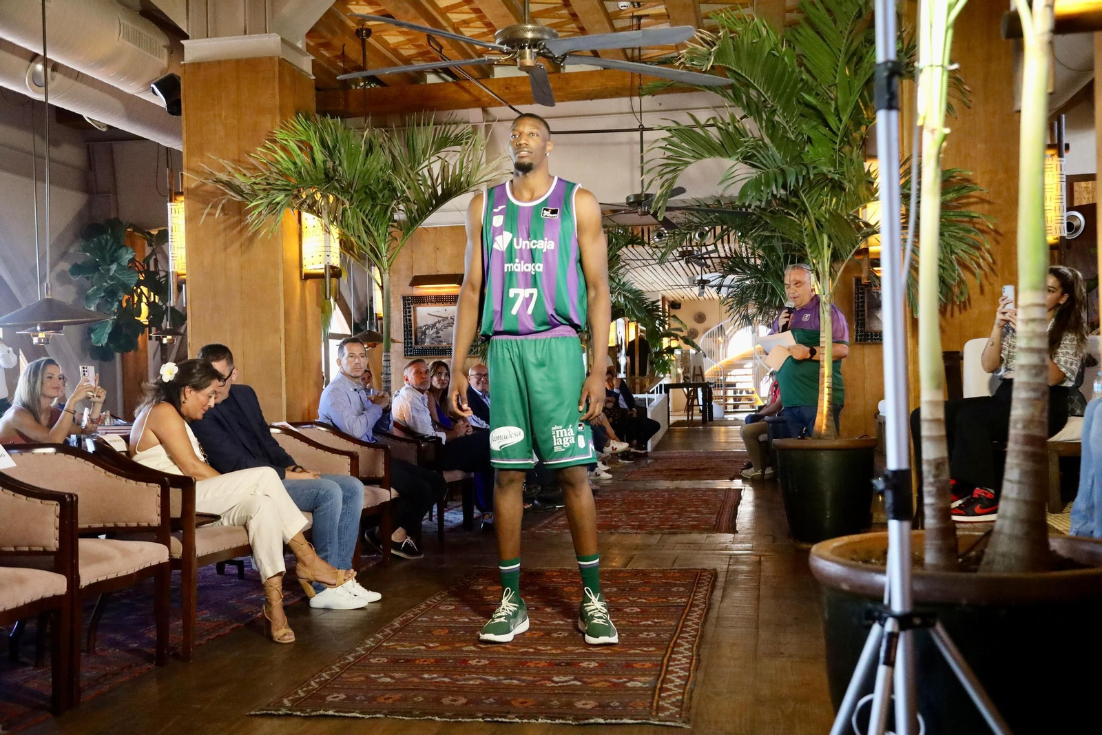 La presentación de las nuevas equipaciones del Unicaja, en fotos