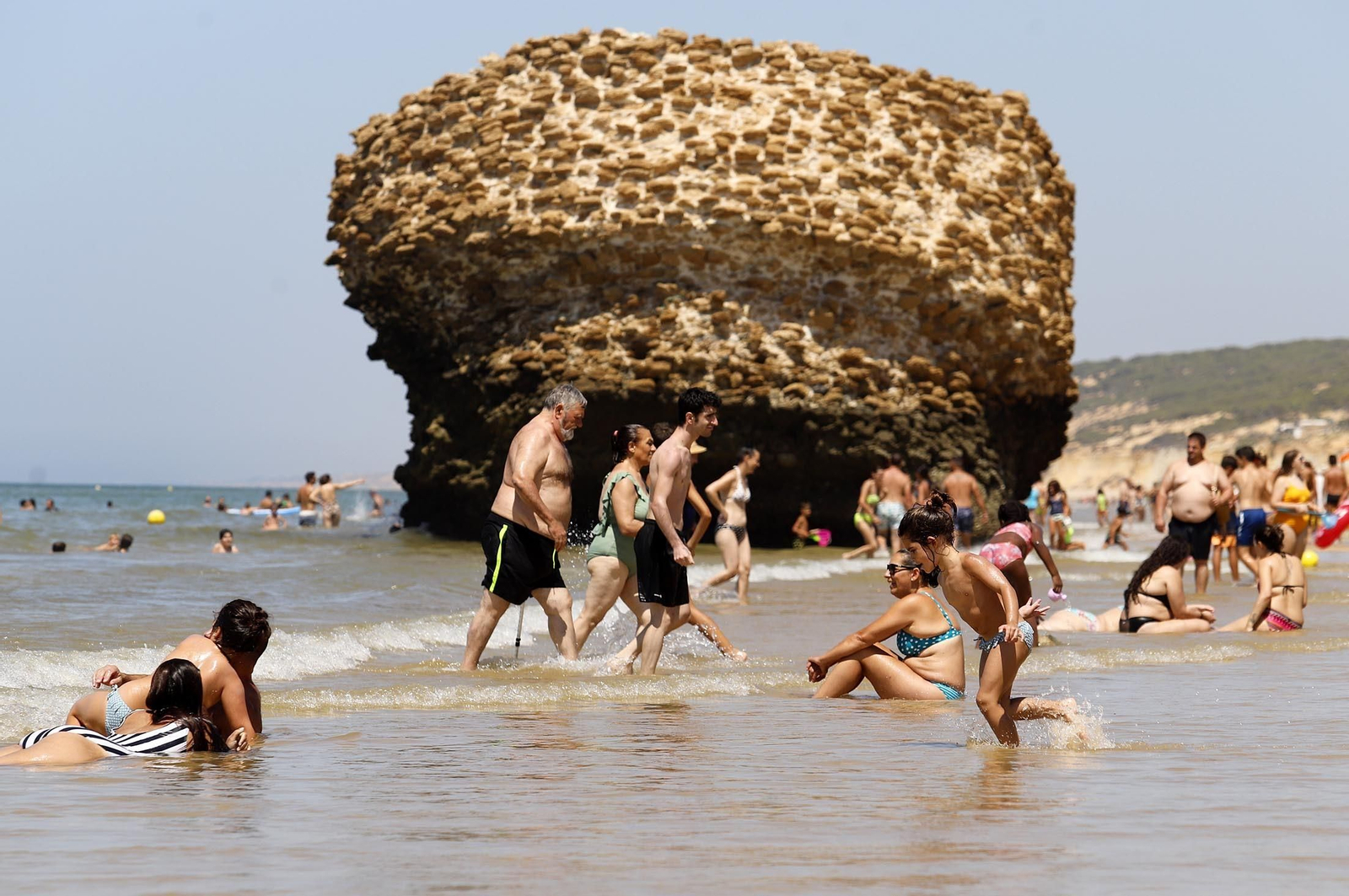 Imágenes de la playa de Matalascañas en un domingo caluroso