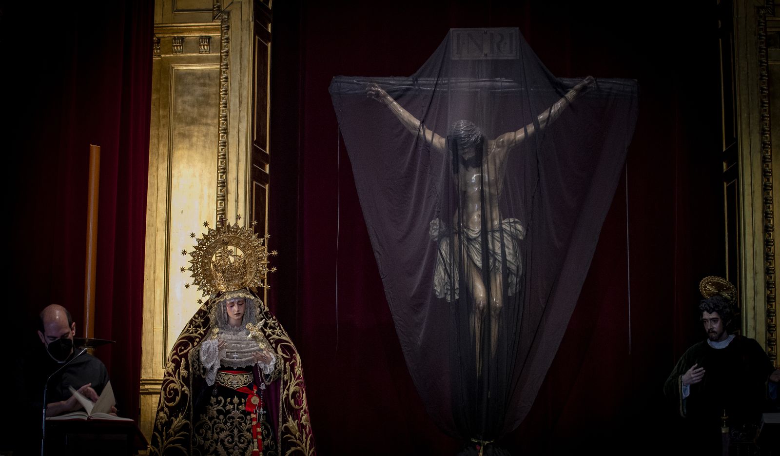 Las imágenes de El Cristo de la Buena Muerte de los Estudiantes velado