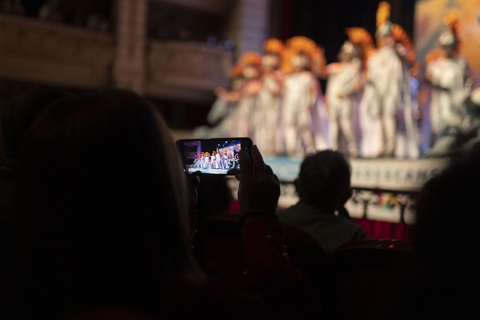 Imágenes de la actuación de la comparsa de Huelva 'Poniente' en el Carnaval Colombino