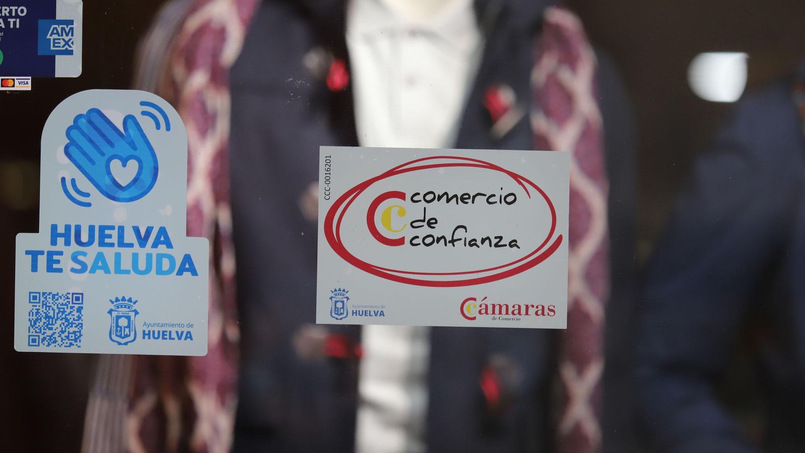 Detalle del distintivo que lucirán algunos comercios de la capital onubense