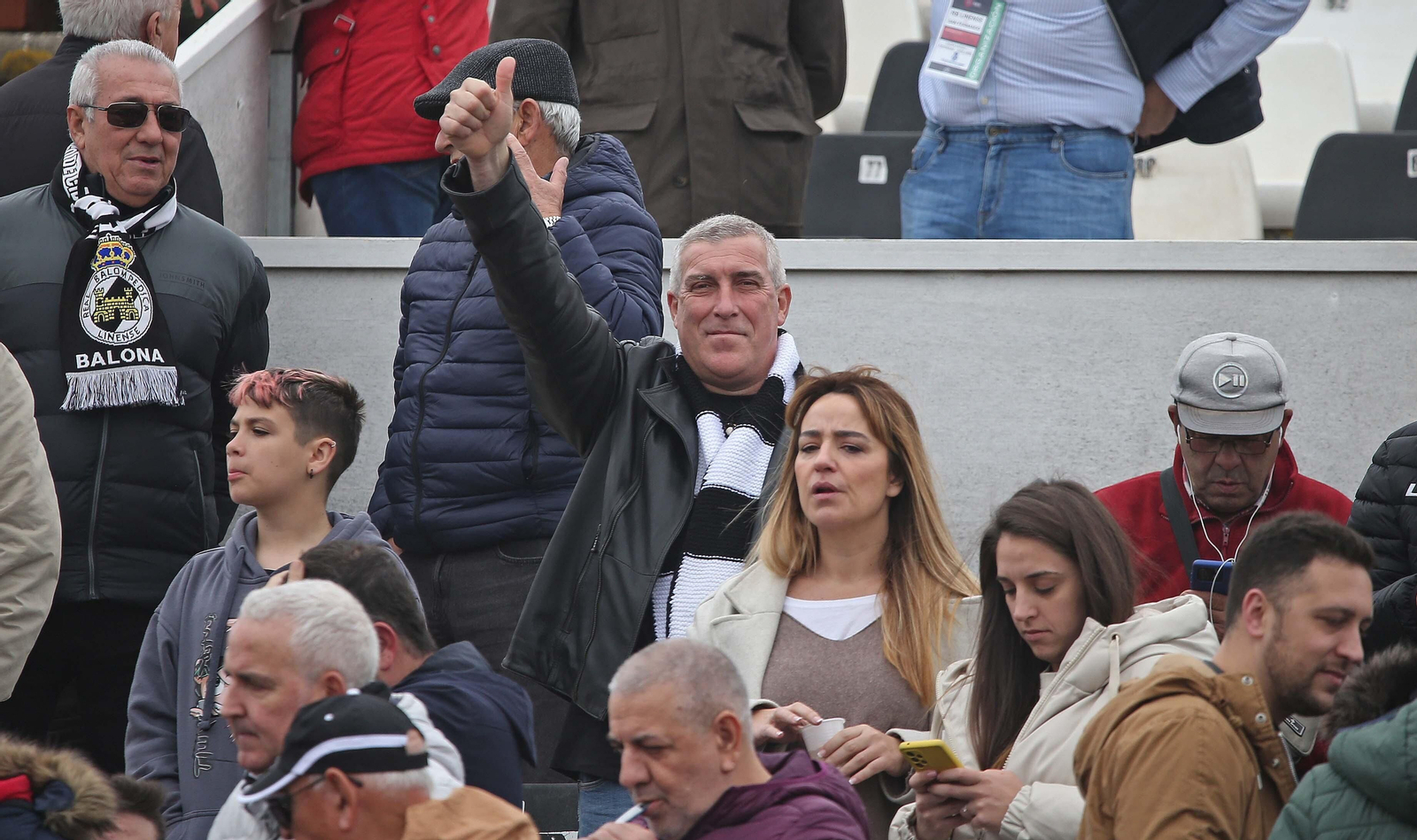 Fotos de la afición durante el Balona - San Fernando en el Municipal de La Línea
