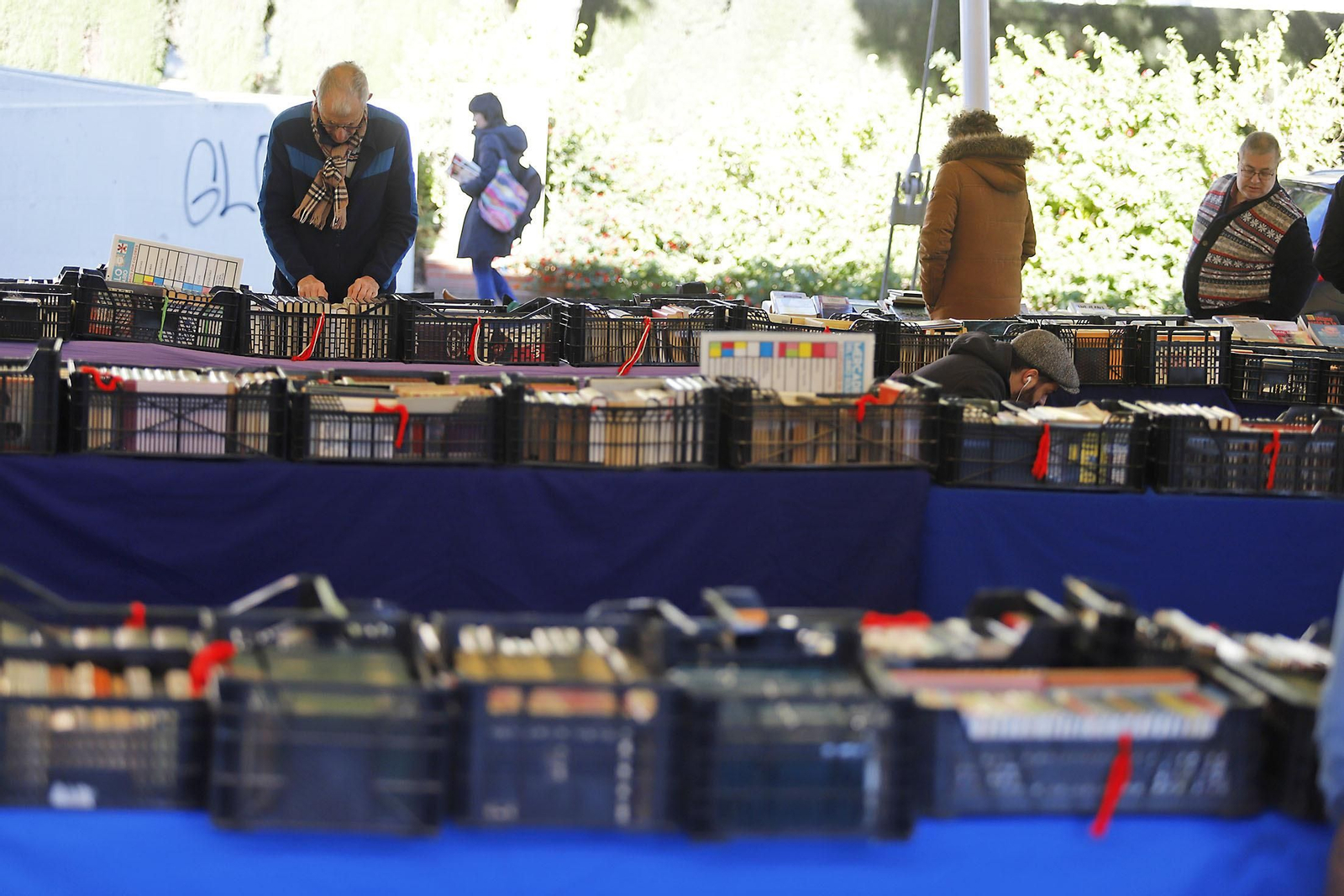 Imágenes del mercadillo solidario de Ayre en Huelva