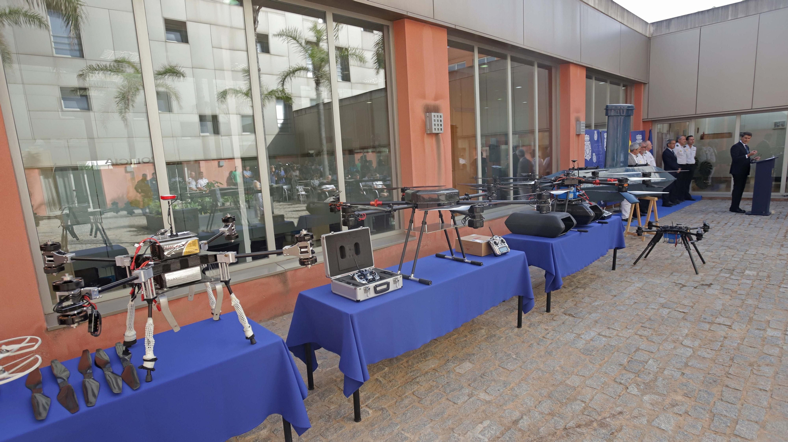 Fotos de los 'narcodrones' incautados por la Policía Nacional en Algeciras Fotos de los 'narcodrones' incautados por la Policía Nacional en Algeciras