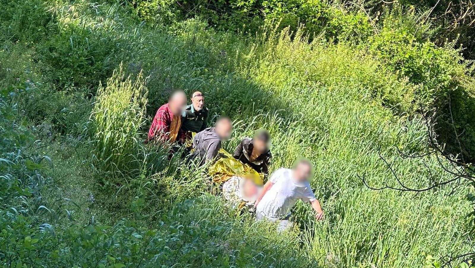 Imagen del rescate facilitada por la Guardia Civil.