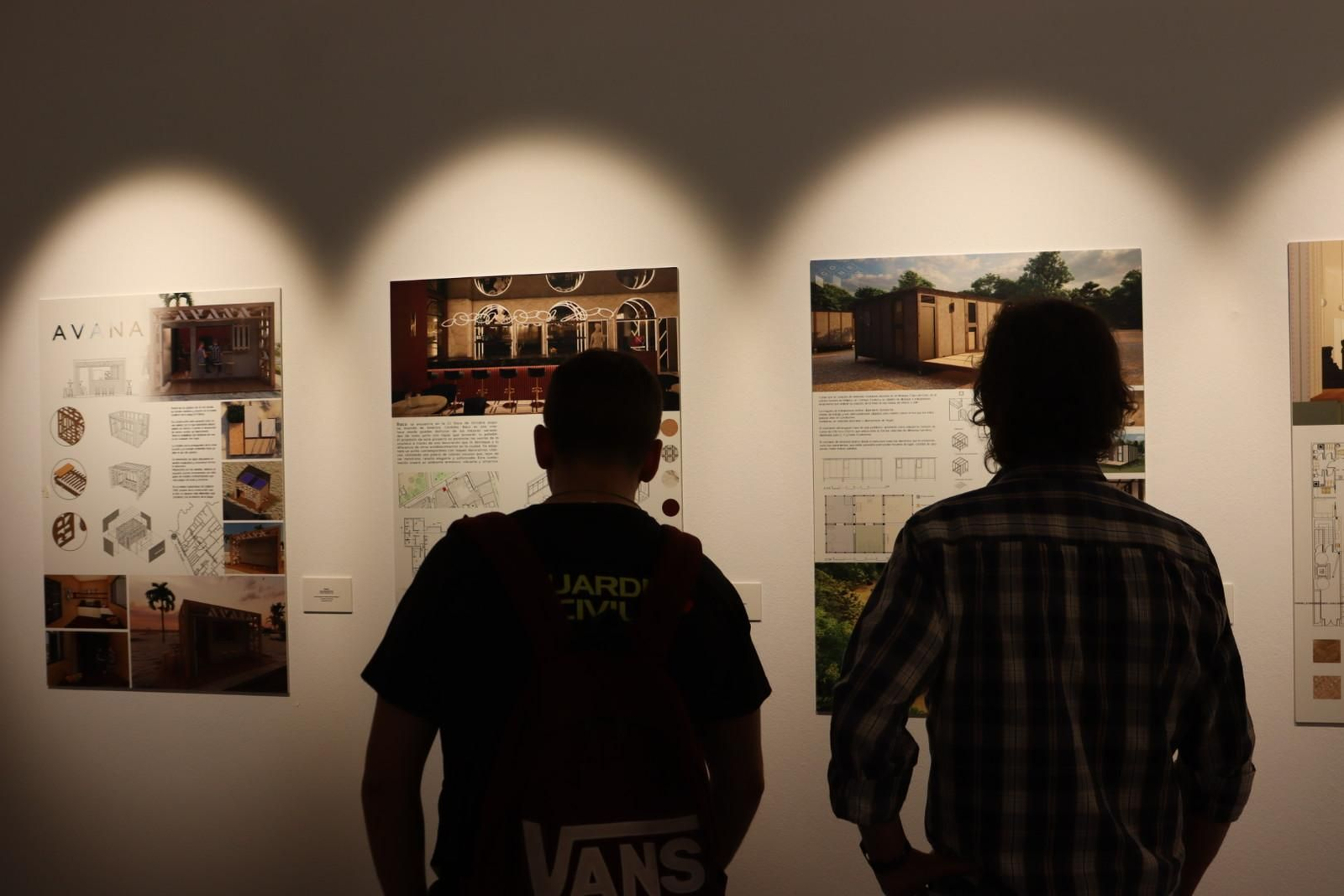 Los alumnos de las escuelas Mateo Inurria y Dionisio Ortiz exponen sus obras, en imágenes