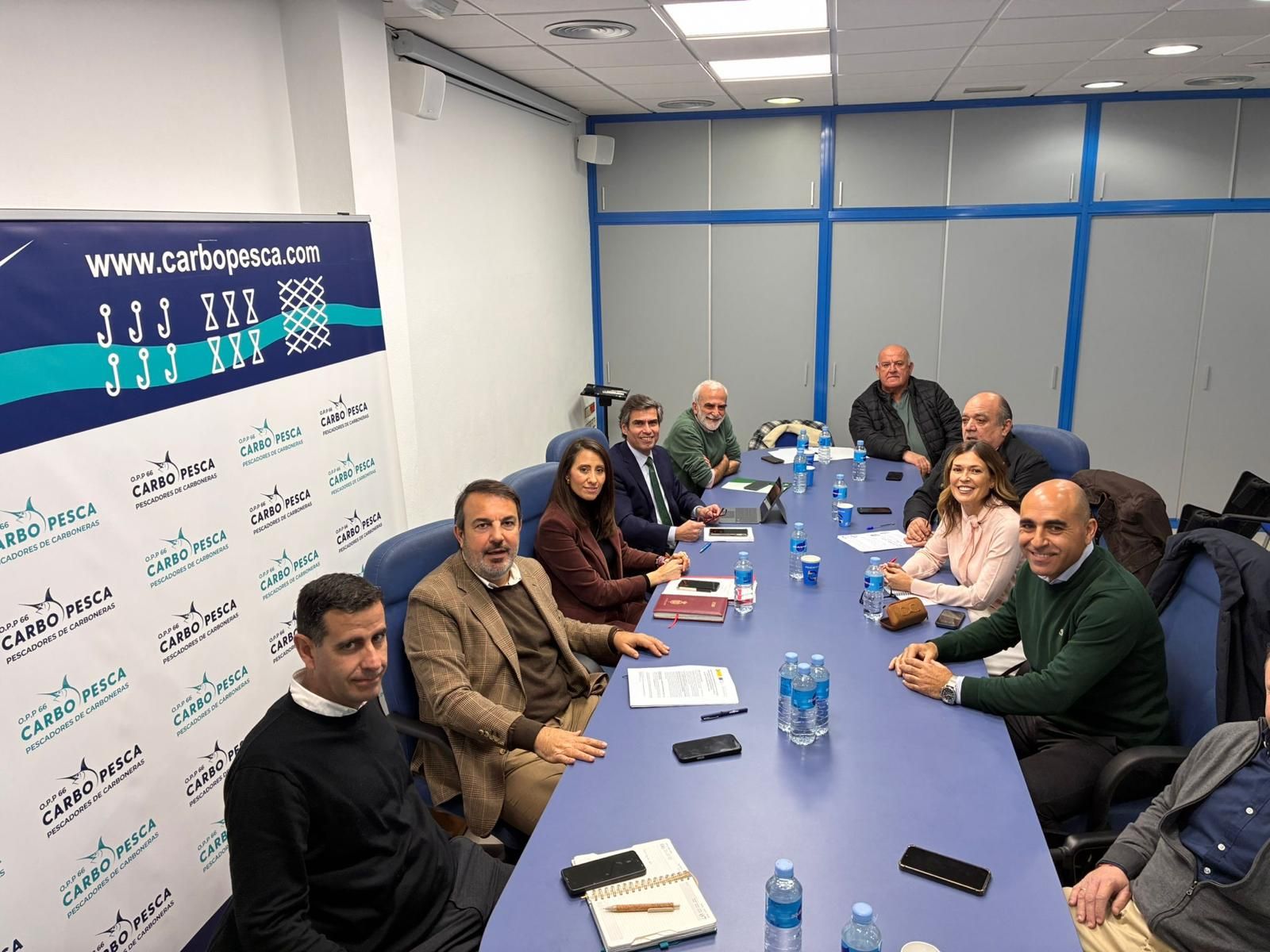 Reunión de miembros de Faape y autoridades políticas en Carboneras.