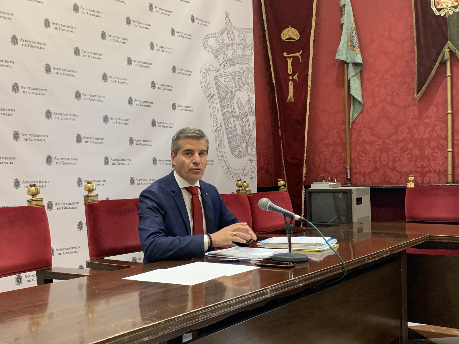 El concejal de Seguridad, César Díaz, durante la rueda de prensa.