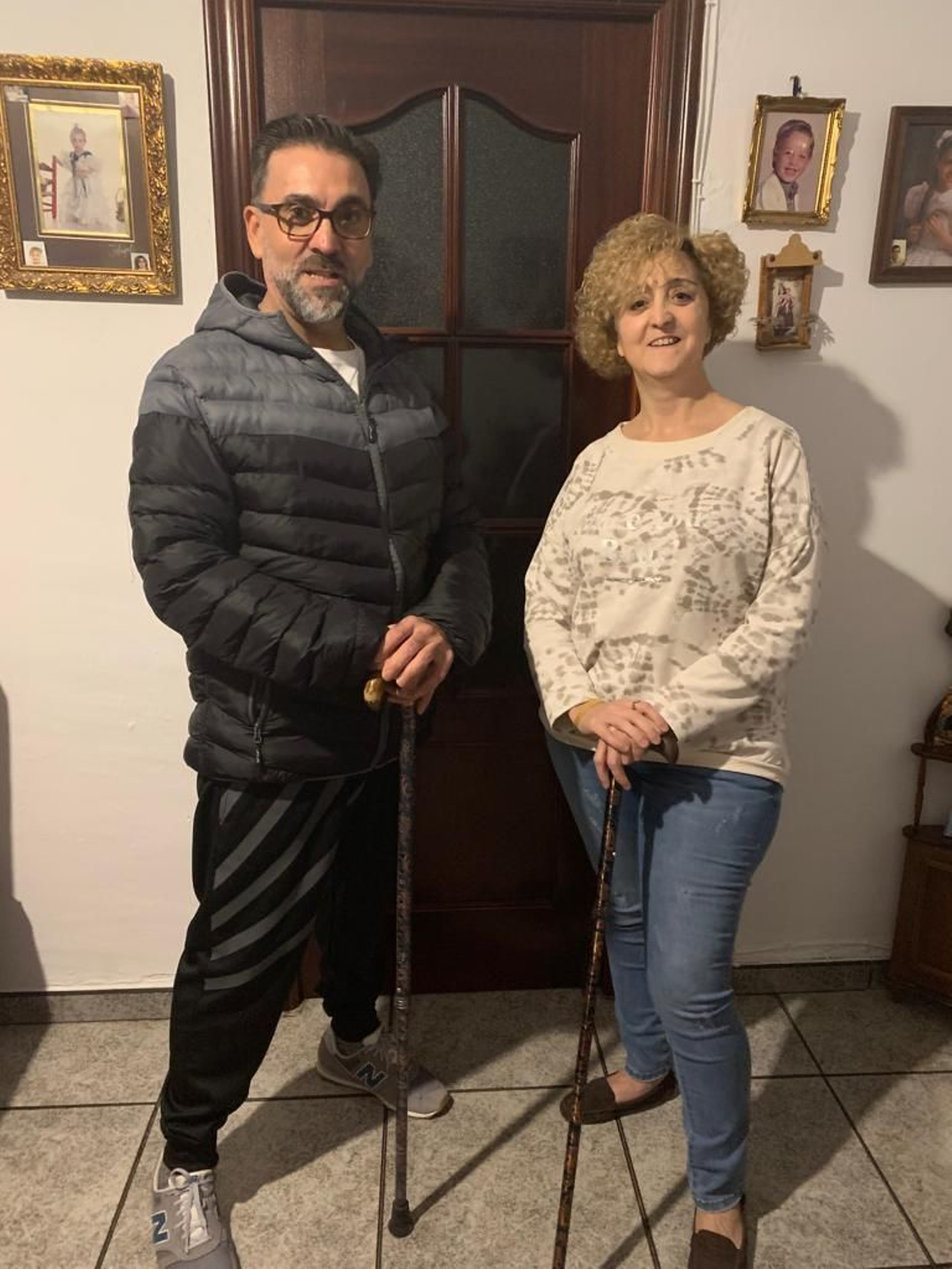 Tersa y su hermano José Antonio, dos de los cuatro hermanos de la primera familia diagnosticada en el mundo.