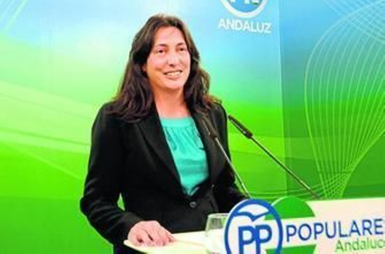 Dolores López en una rueda de prensa.