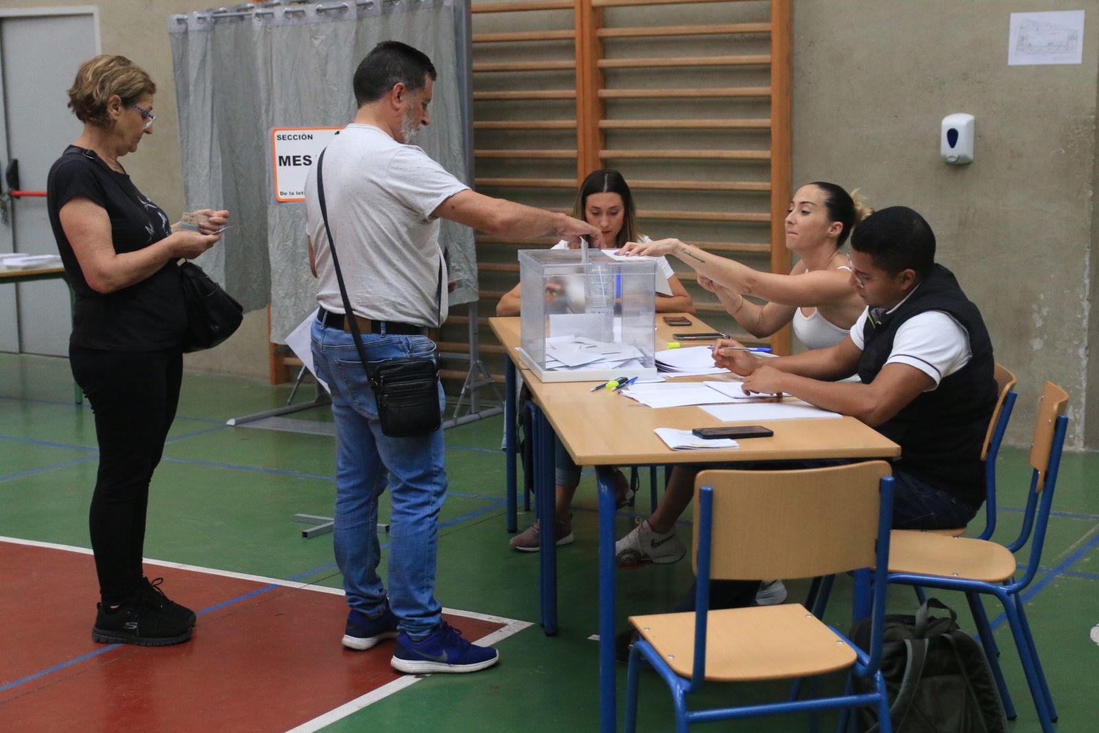 Imágenes de las votaciones en las Elecciones Municipales 2023, en Almería capital