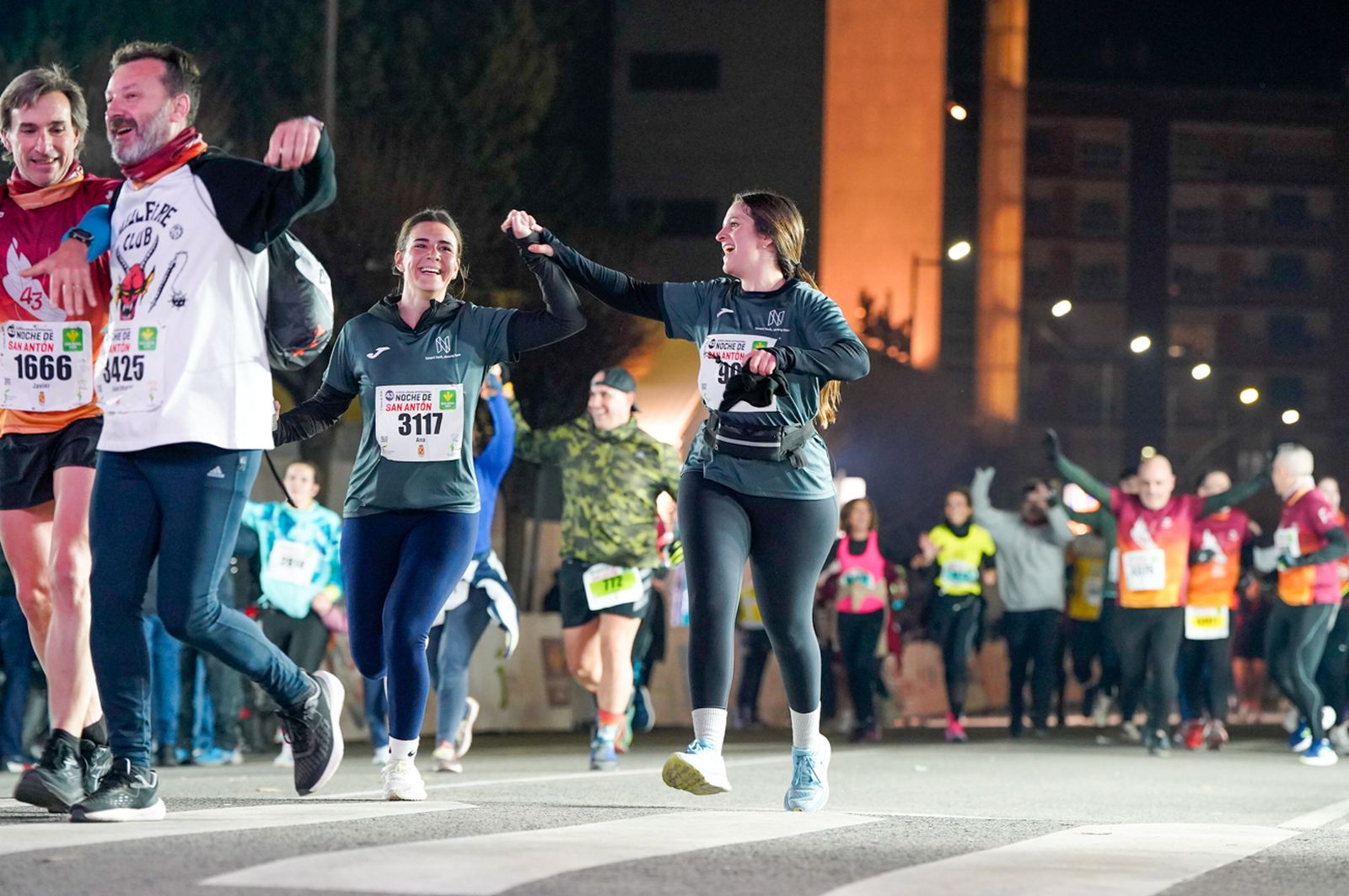 En imágenes: búscate en tu llegada a meta de la Carrera de San Antón 2026 (4)