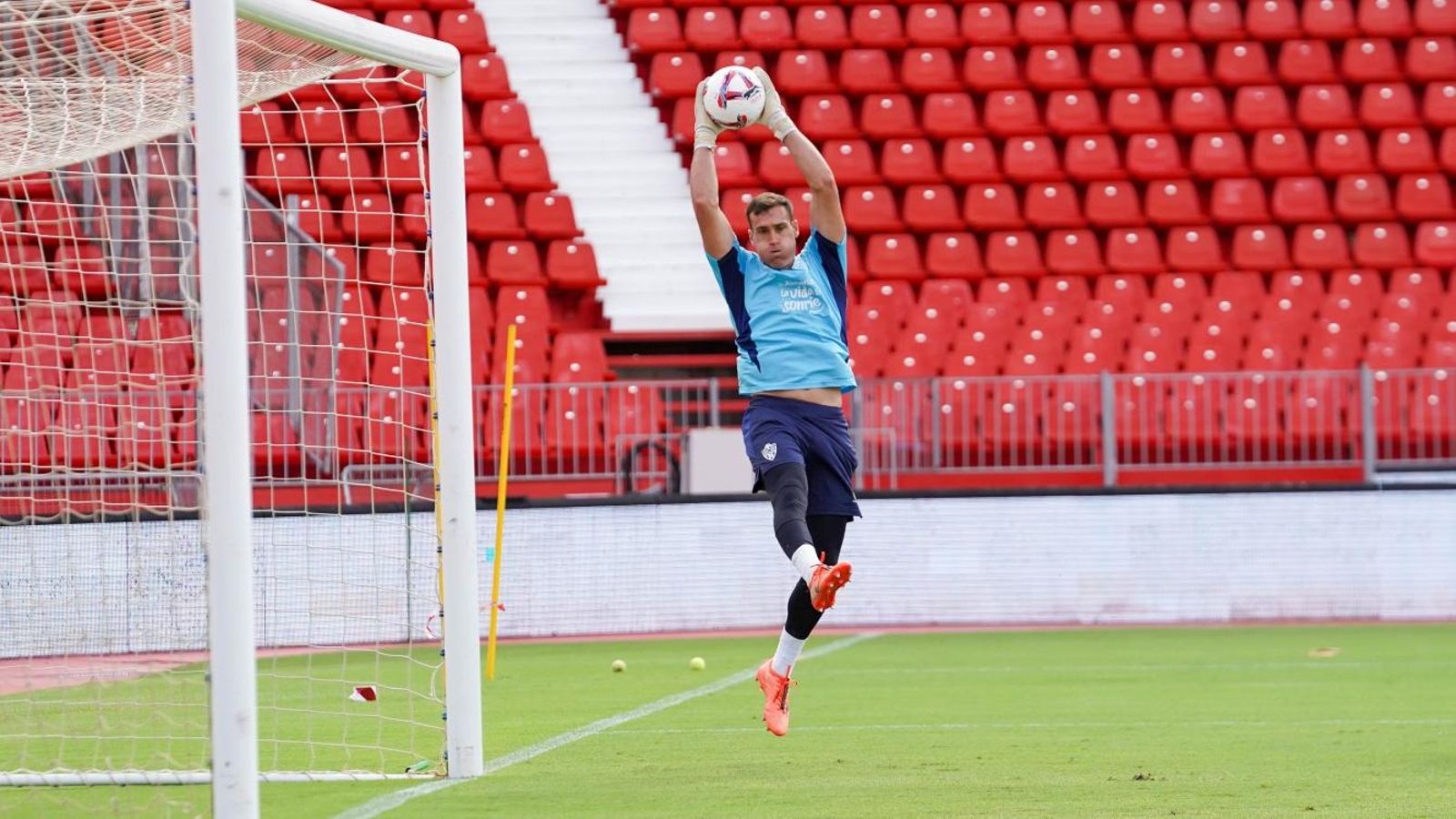 Fernando se ejercita en una de las sesiones de la temporada.