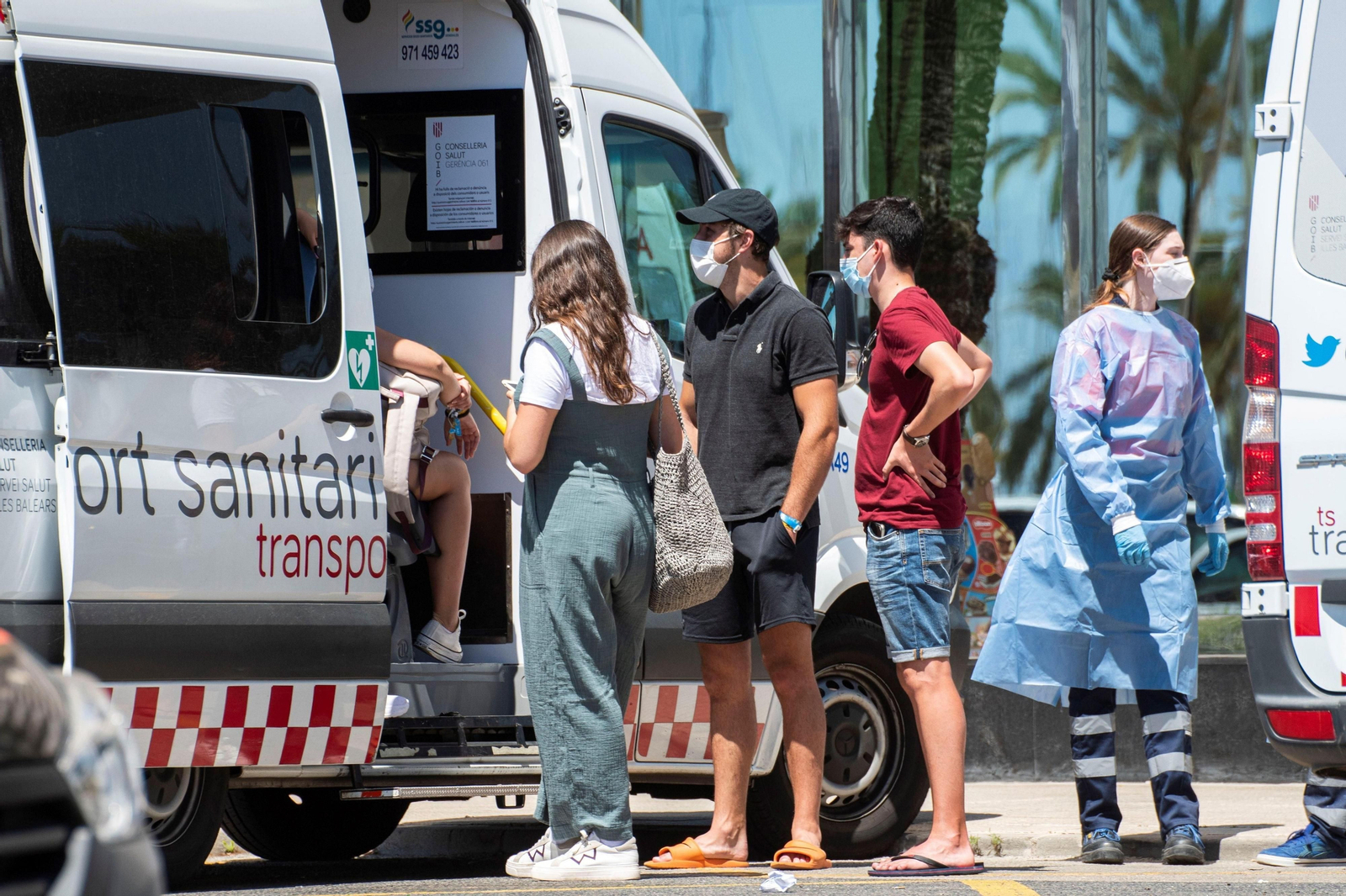 Traslado de estudiantes afectados por el macrobrote de Mallorca. Traslado de estudiantes afectados por el macrobrote de Mallorca.