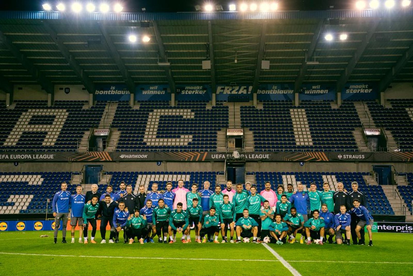 Las fotos del viaje del Betis a Genk.