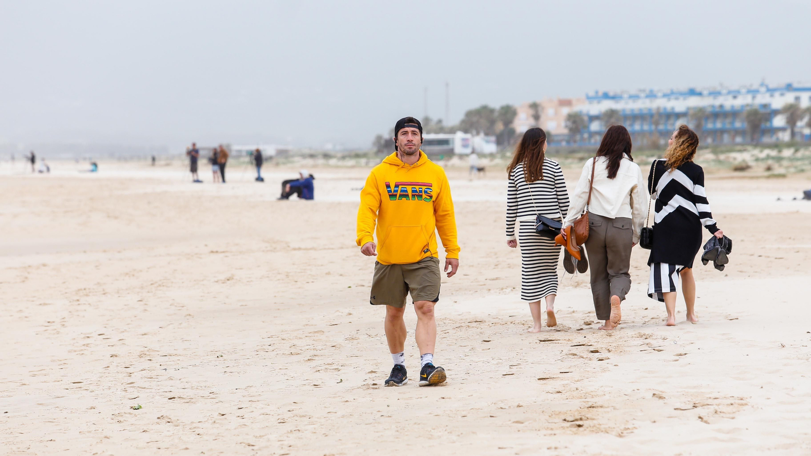 Un día de levante en Tarifa, en imágenes