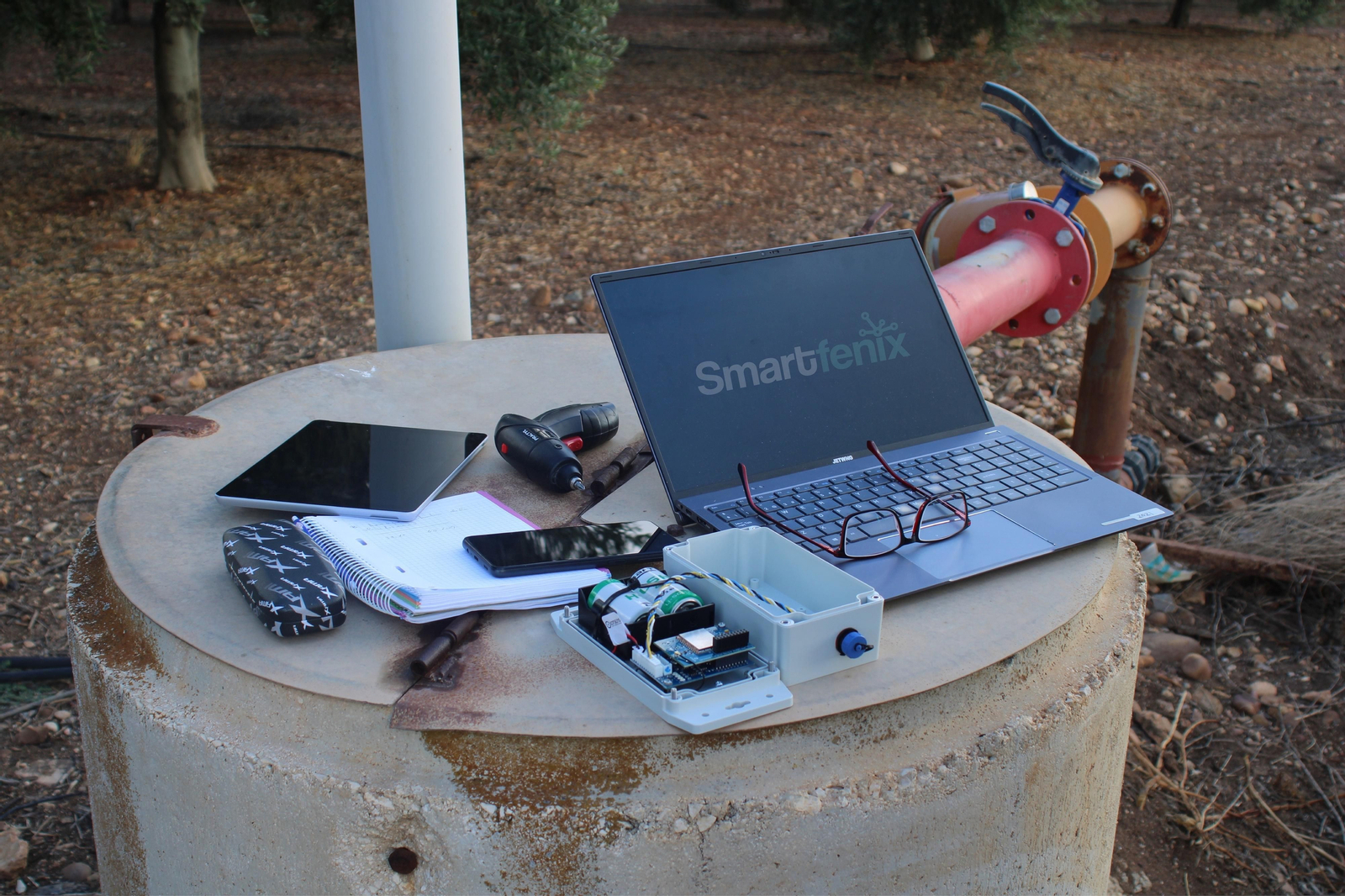 Material de Smart Fénix, durante un proyecto.