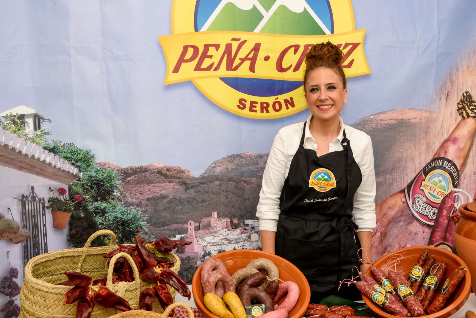 Pilar Peña, responsable de Embutidos Peña-Cruz, en una feria.
