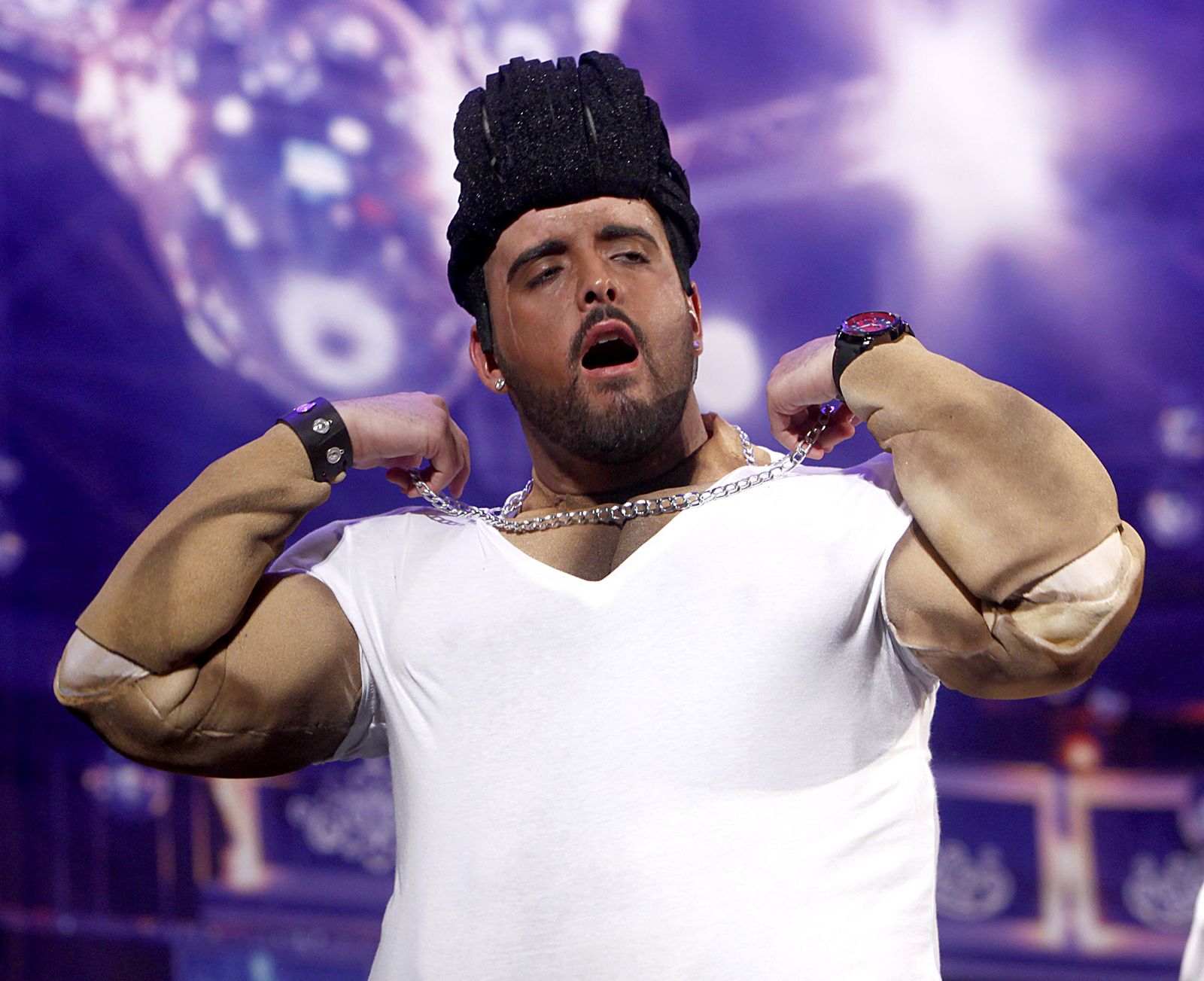 Las imágenes de la décimo sexta función de clasificatorias