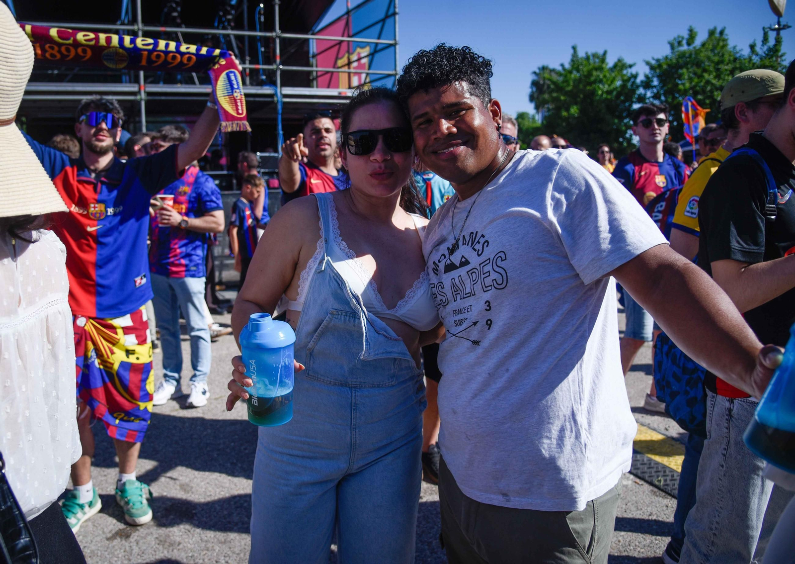 Ambiente en la Fan Zone del Barcelona