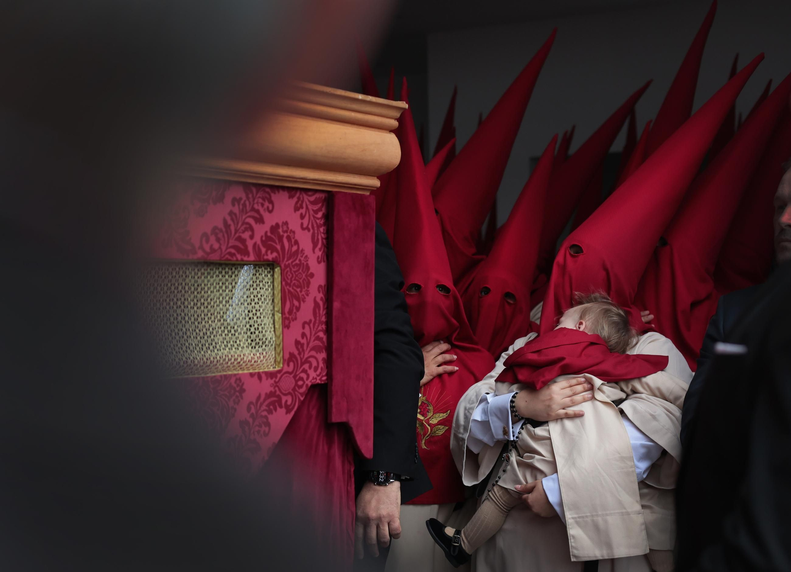 Imágenes de la Hermandad de Bondad y Misericordía en el Martes Santo de Jerez 2025