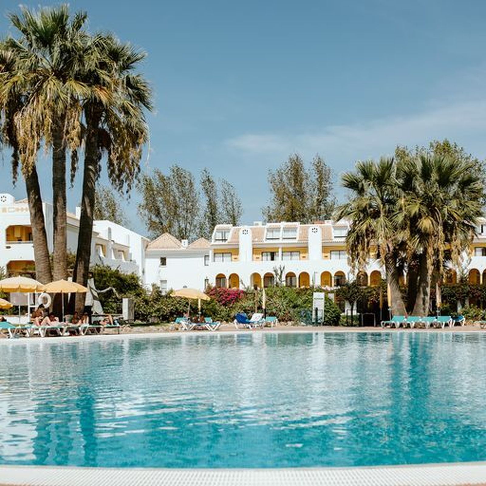 Piscina Golden Club Cabanas