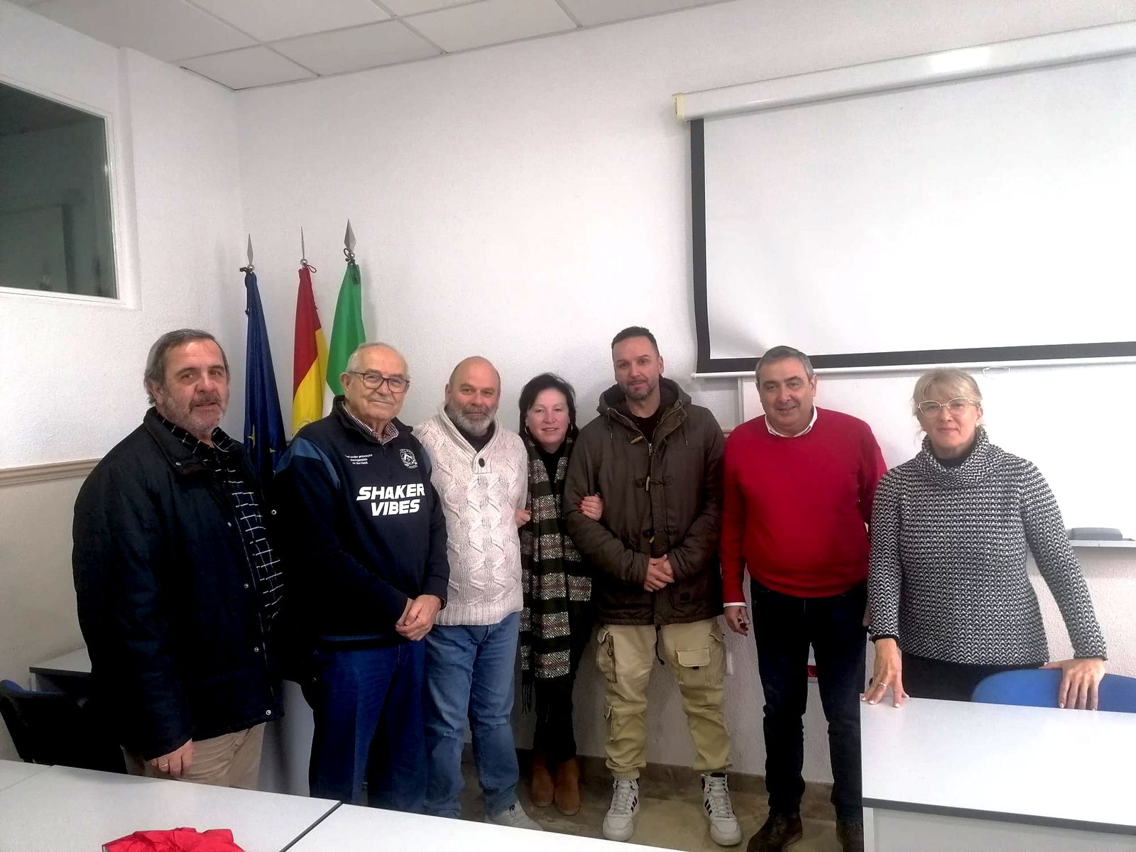 Sindicatos y patronal del transporte de mercancías por carretera, tras la firma del convenio.
