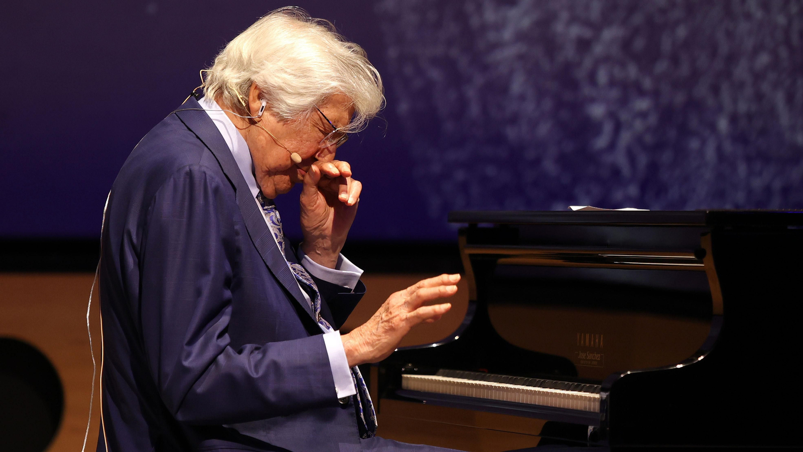 Manuel Alejandro recibe el premio Jerezano del Año del Rotary Club Jerez