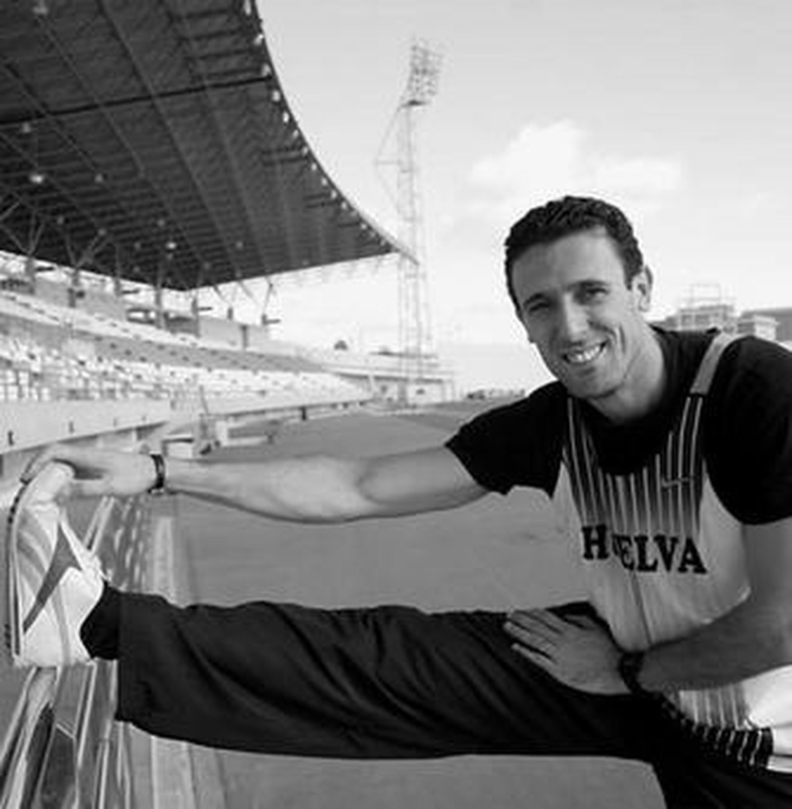 Diego Moisés Santos, en el estadio Iberoamericano. Él aboga porque el recinto se llame también Manuel Pulido.