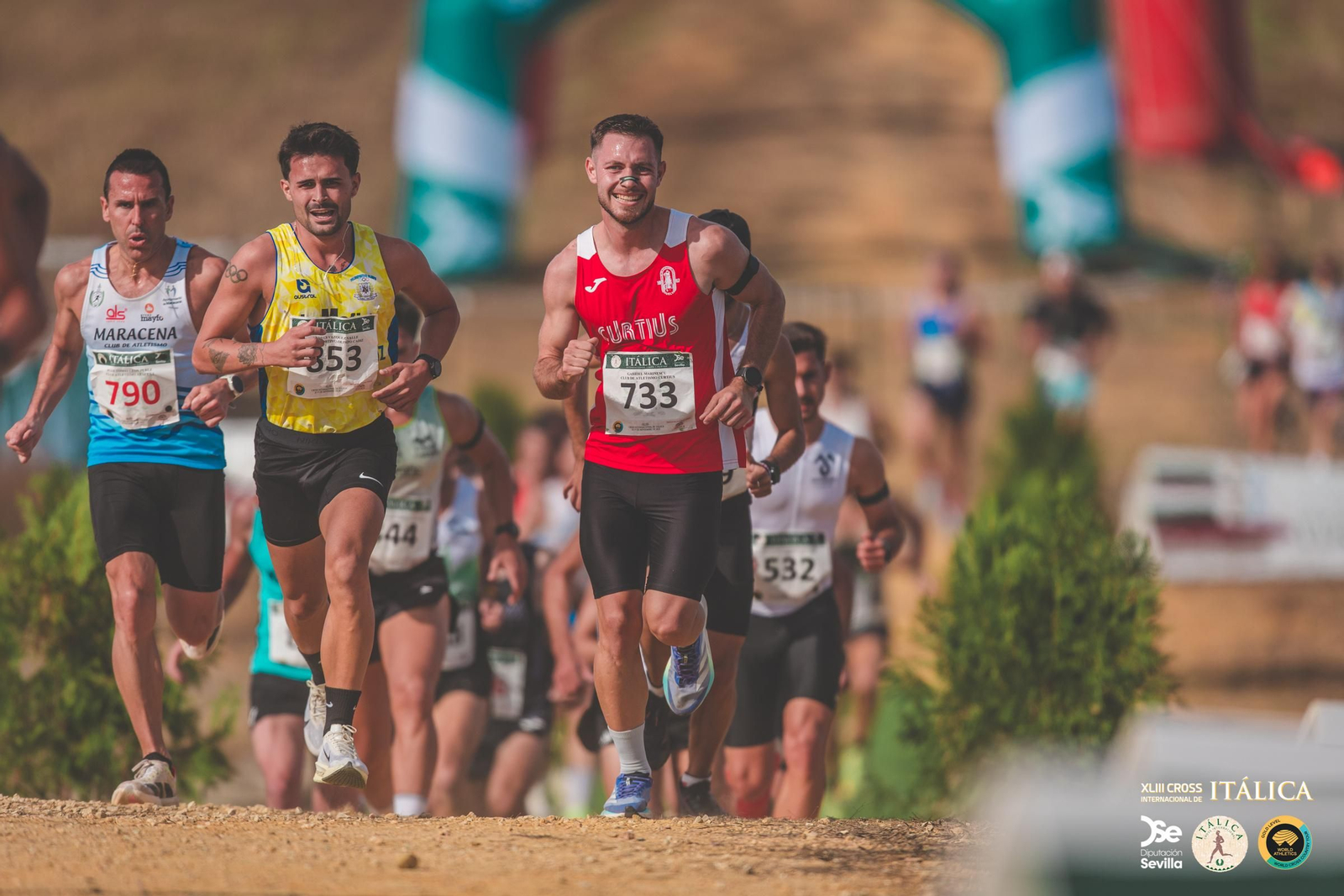 Búscate en las fotos del Cross de Itálica 2025 | 2