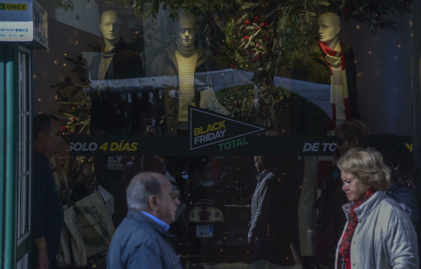 Los sevillanos inundan las tiendas este Black Friday