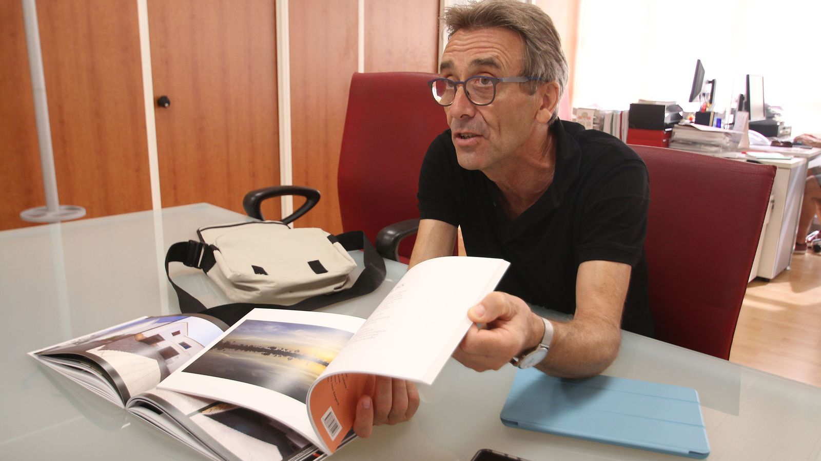 Gabriel Montes, en la redacción de Diario de Almería.