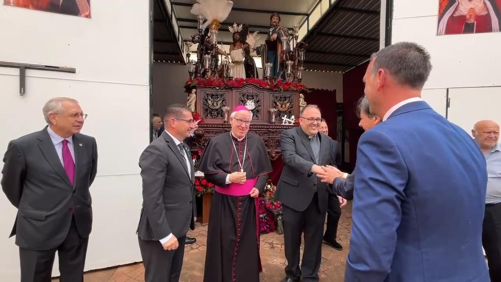 Saiz Meneses visita la hermandad del Polígono Sur