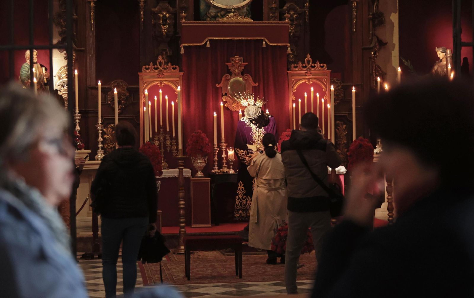 Así ha sido los besapiés y besamanos de Miércoles de Ceniza en Jerez