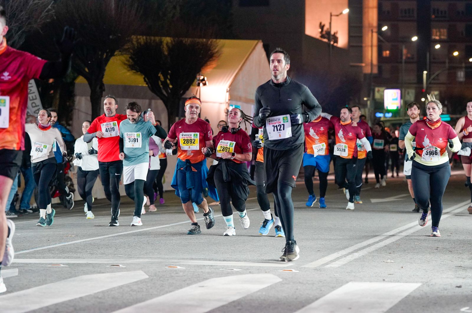 En imágenes: búscate en tu llegada a meta de la Carrera de San Antón 2026 (1)