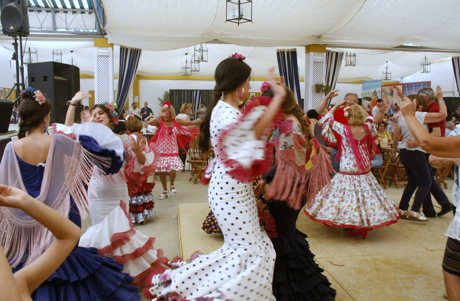 Interior de la Caseta Municipal hoy por la tarde.