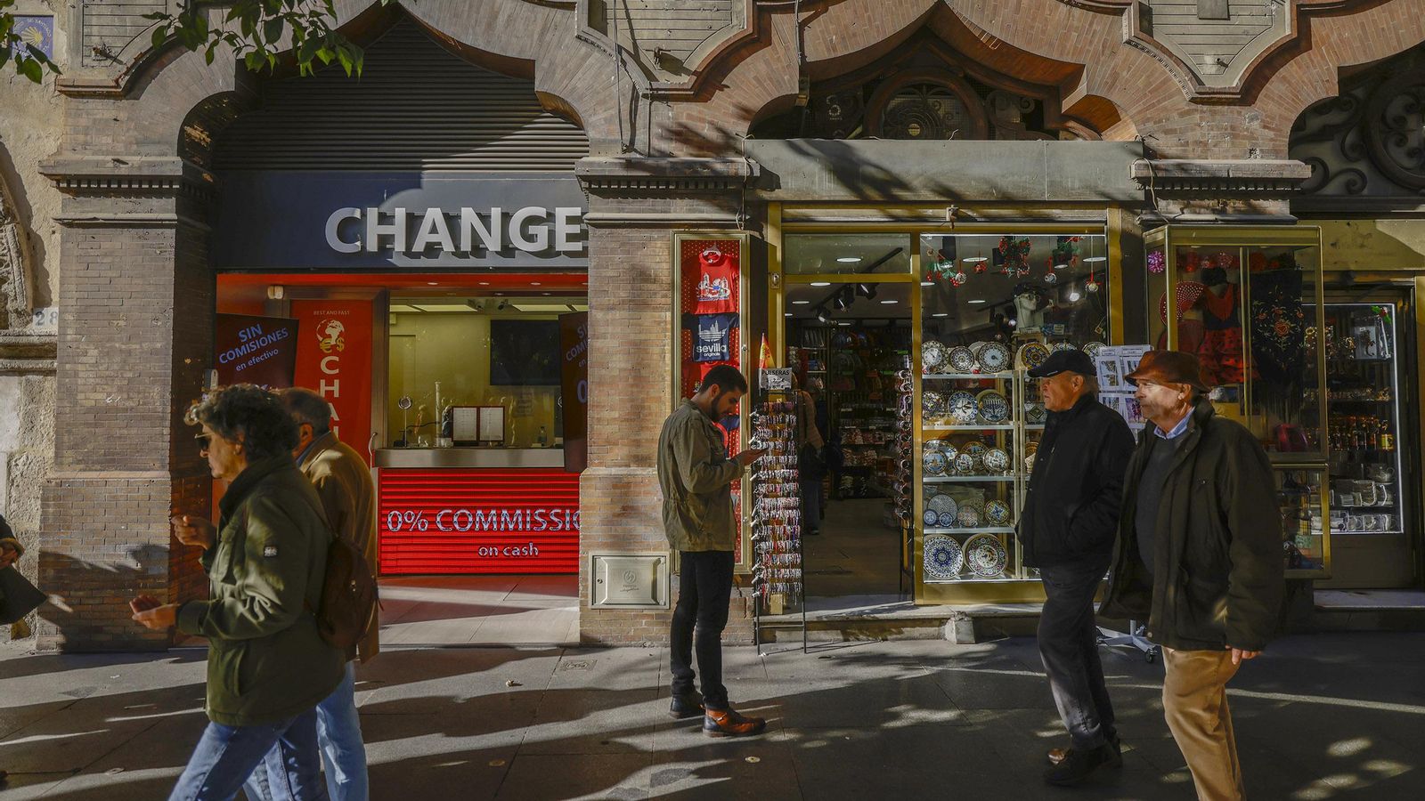 En ocasiones los colores estridentes de la fachada sino en el interior, pero el efecto es el mismo