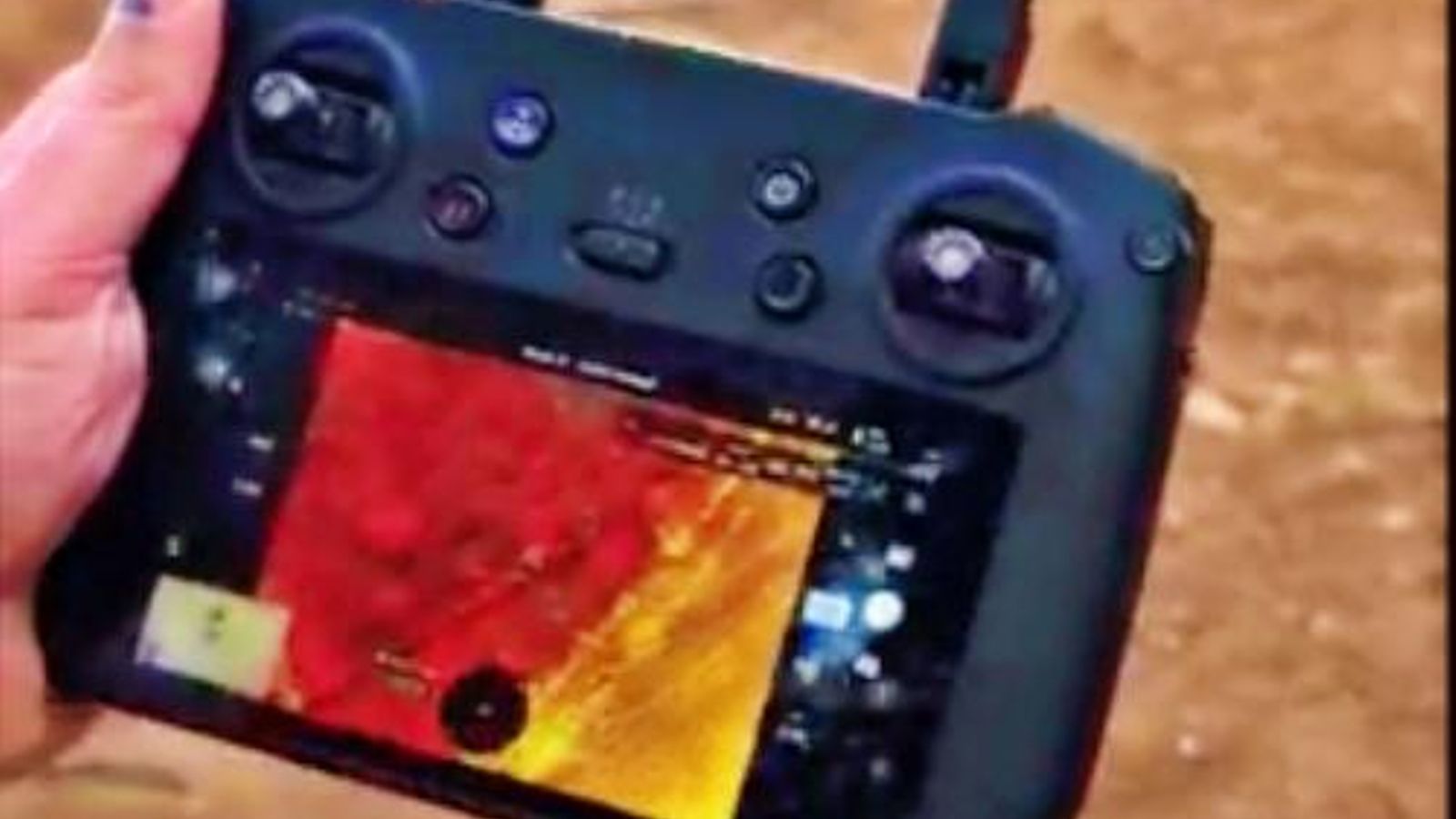 El padre de Marta lleva un dron a la carretera de la Rinconada para buscar a su hija