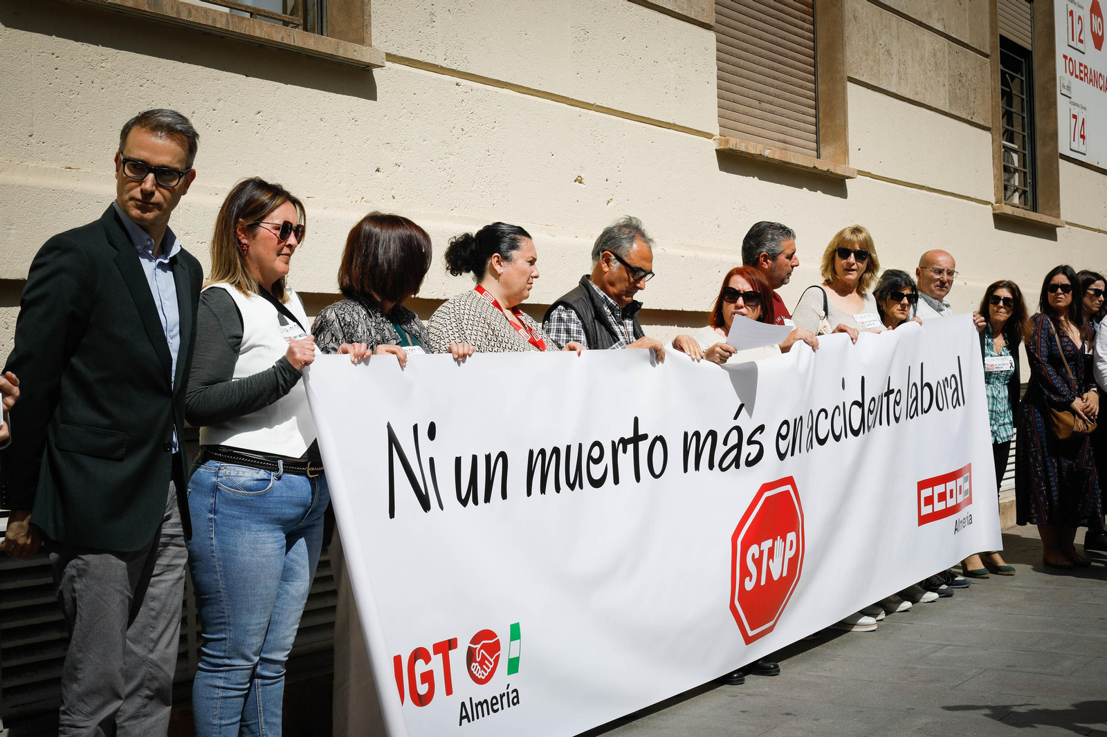 Imágenes de la concentración por muerte de un trabajador en accidente laboral